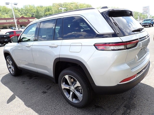 New 2025 Jeep Grand Cherokee Limited image 3