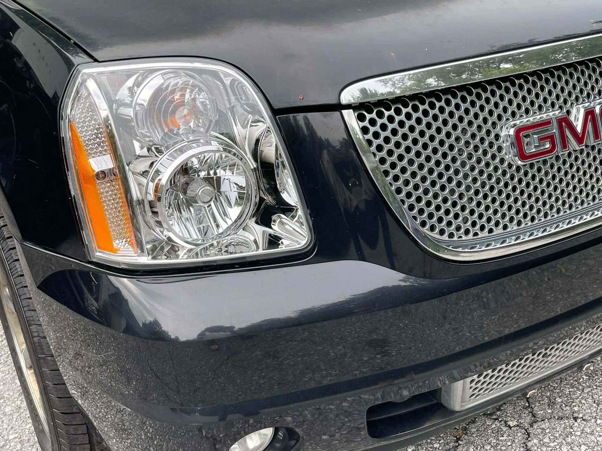 Used 2013 GMC Yukon XL Denali AWD/4WD image 5