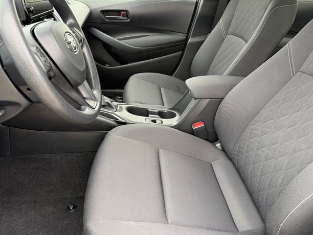 Used 2025 Toyota Corolla LE w/ Carpet Mat Package (TMS) image 9