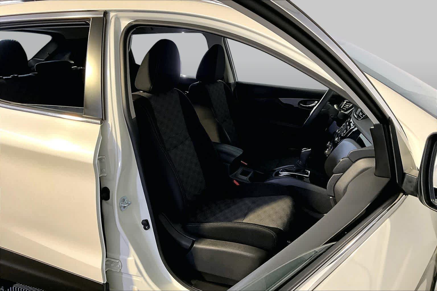 Used 2017 Nissan Rogue Sport SV AWD/4WD image 8