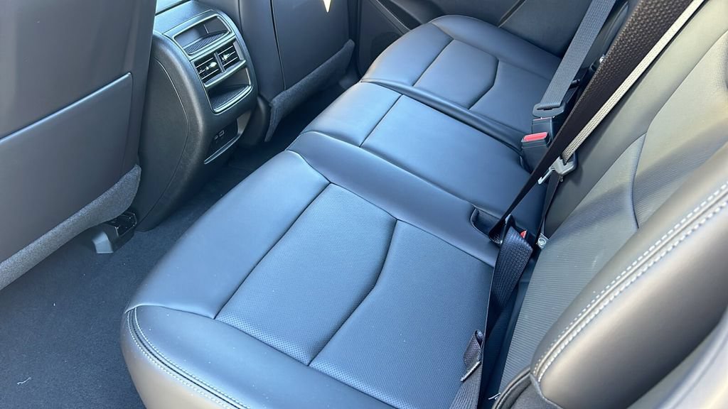 New 2025 Cadillac XT5 Premium Luxury FWD image 19