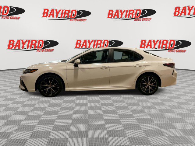Used 2022 Toyota Camry SE w/ Convenience Package FWD image 5