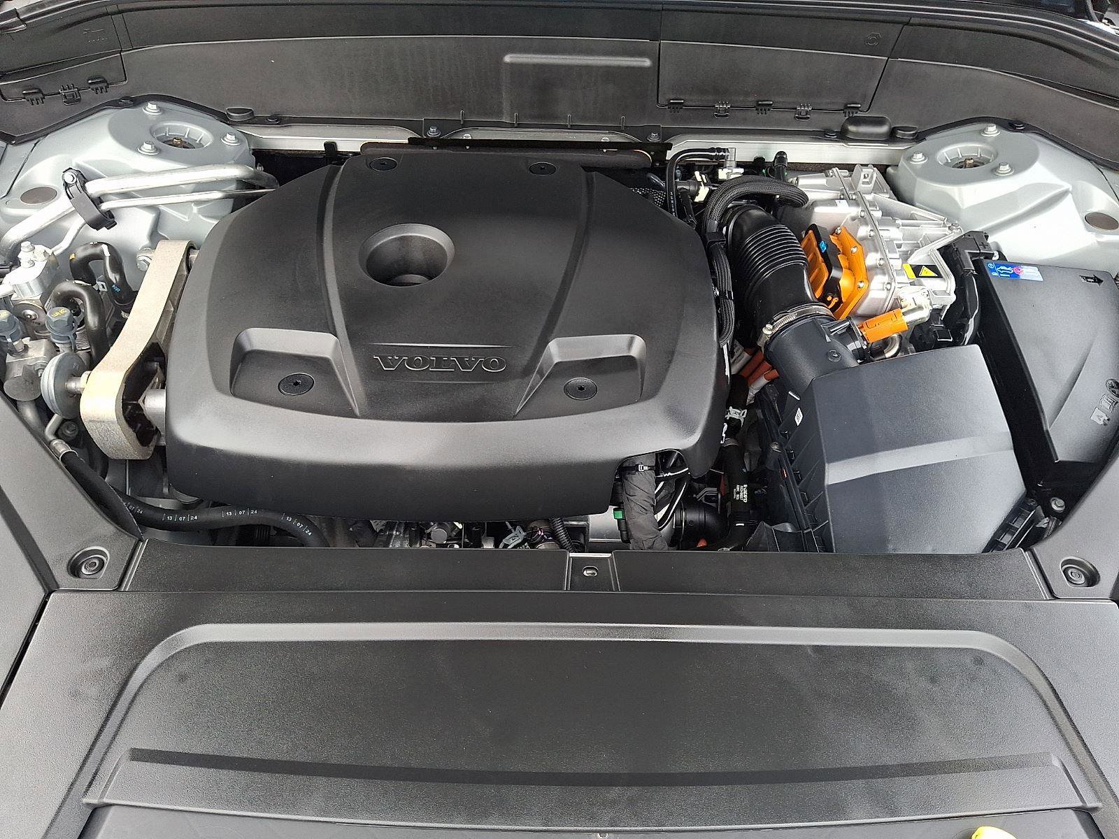 Certified 2025 Volvo XC90 T8 Ultra image 29