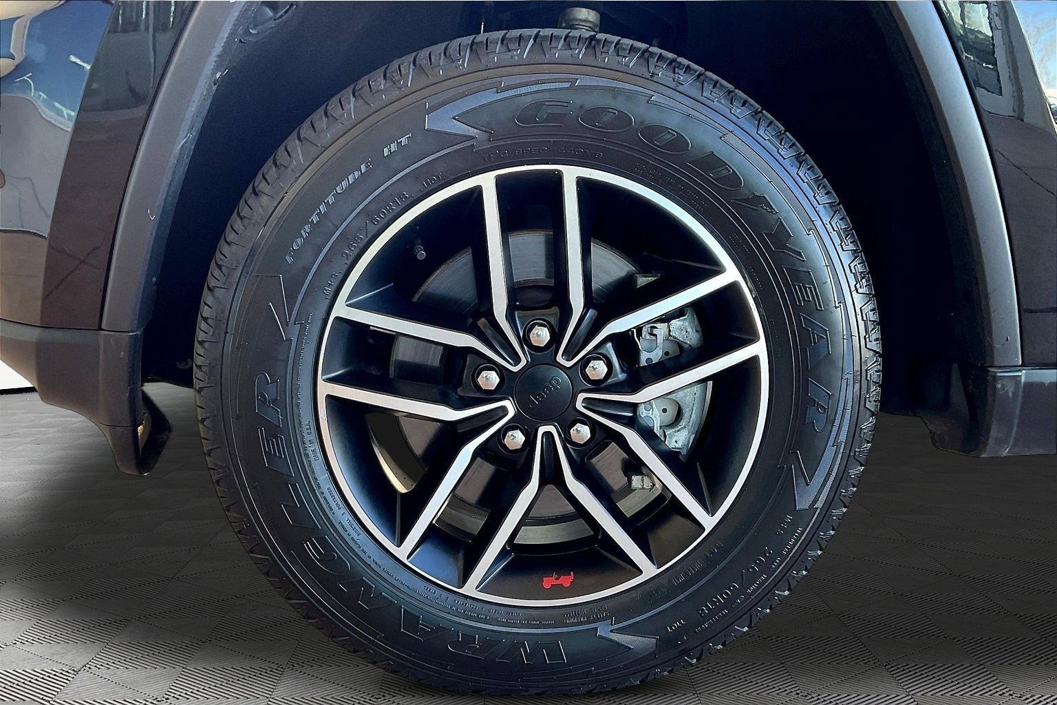 Used 2021 Jeep Grand Cherokee Trailhawk AWD/4WD image 31