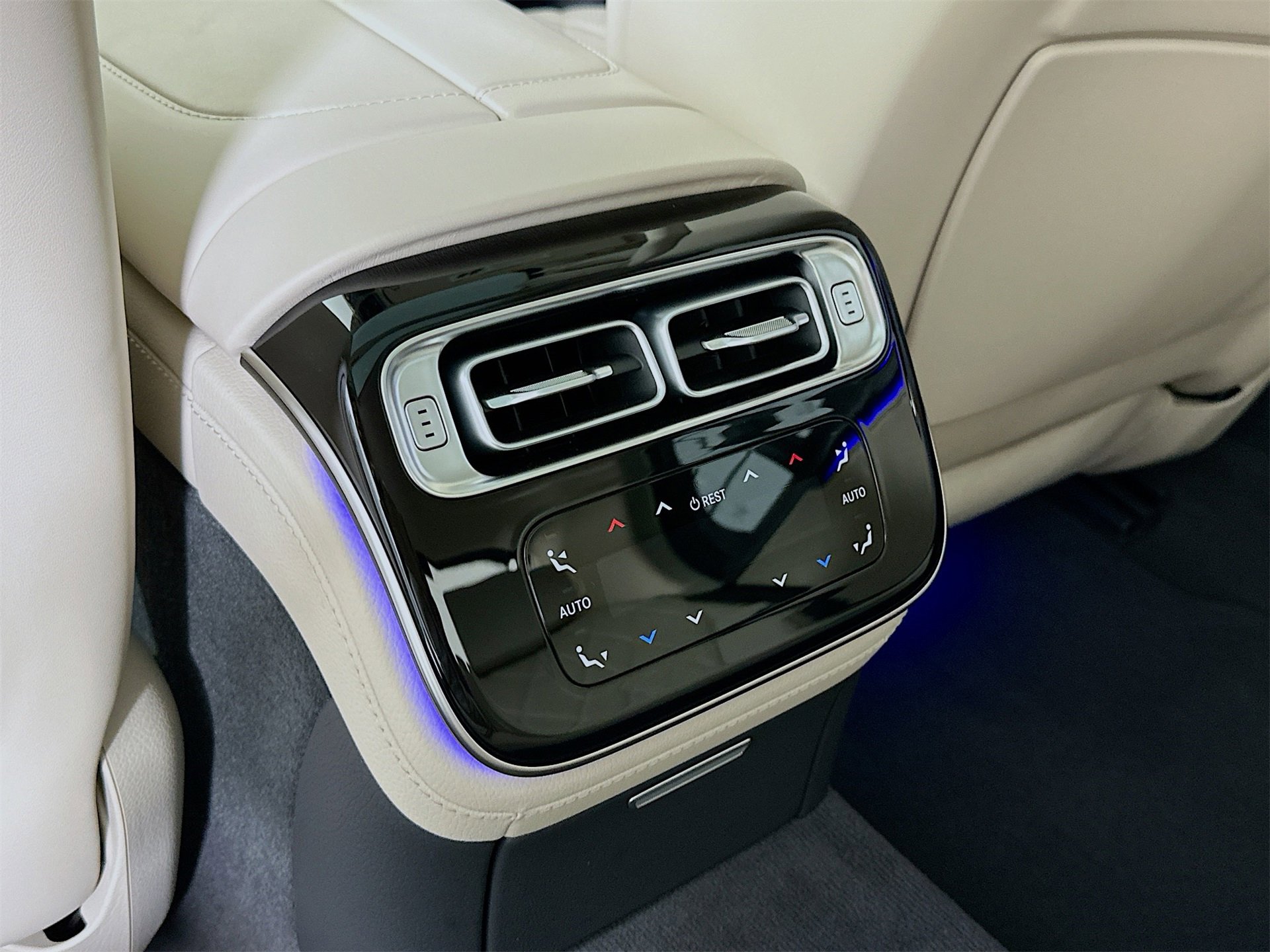 New 2026 Mercedes-Benz S 580 4MATIC Sedan image 28