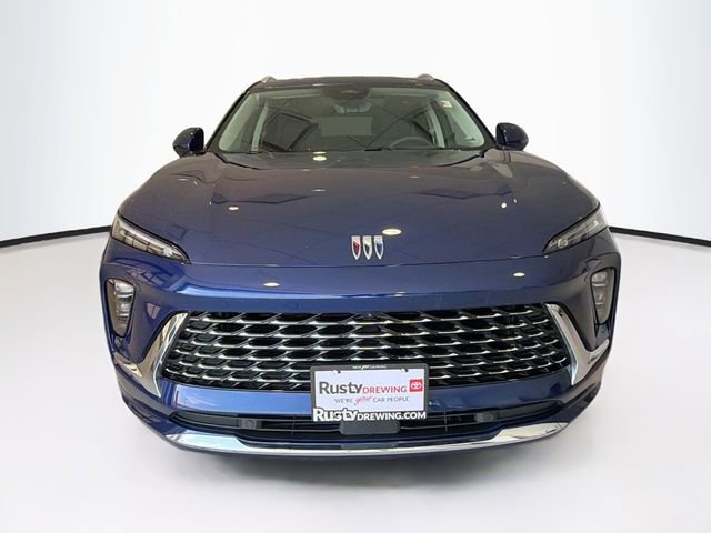 Used 2024 Buick Envision Avenir AWD/4WD image 2