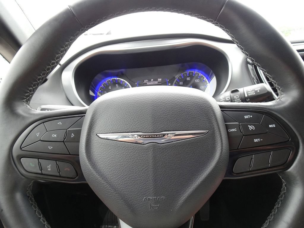 Used 2019 Chrysler Pacifica Touring Plus w/ S Appearance Package FWD image 20