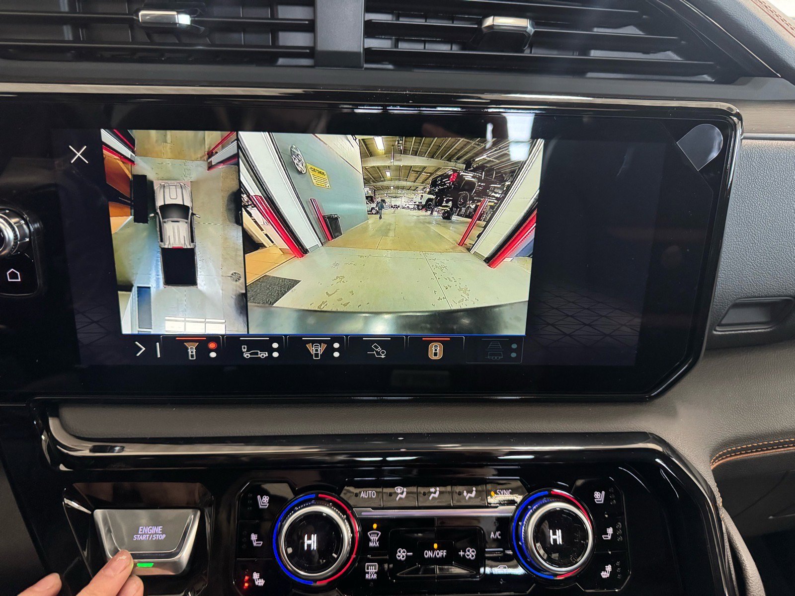 New 2026 GMC Sierra 2500 AT4 w/ AT4 Premium Plus Package image 27