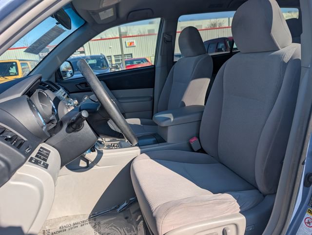 Used 2010 Toyota Highlander 4WD image 7