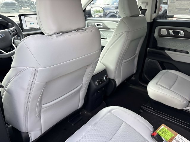 New 2026 Ford Explorer Platinum w/ LUX Leather Package AWD/4WD image 17