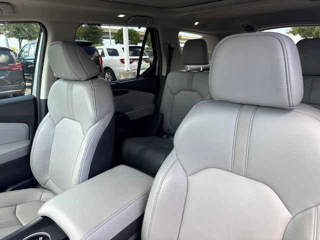 Used 2025 Honda Pilot Touring image 15