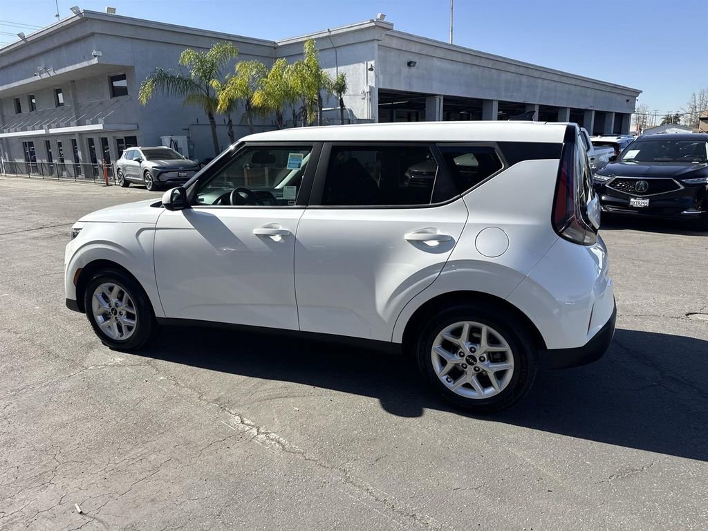 Used 2024 Kia Soul LX w/ Option Group 015 image 6