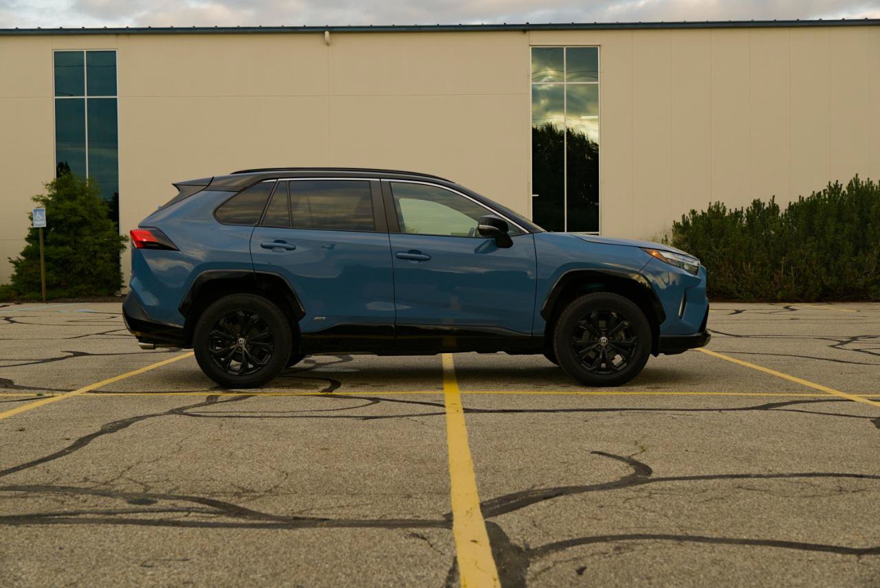 Used 2022 Toyota RAV4 XSE AWD/4WD image 6