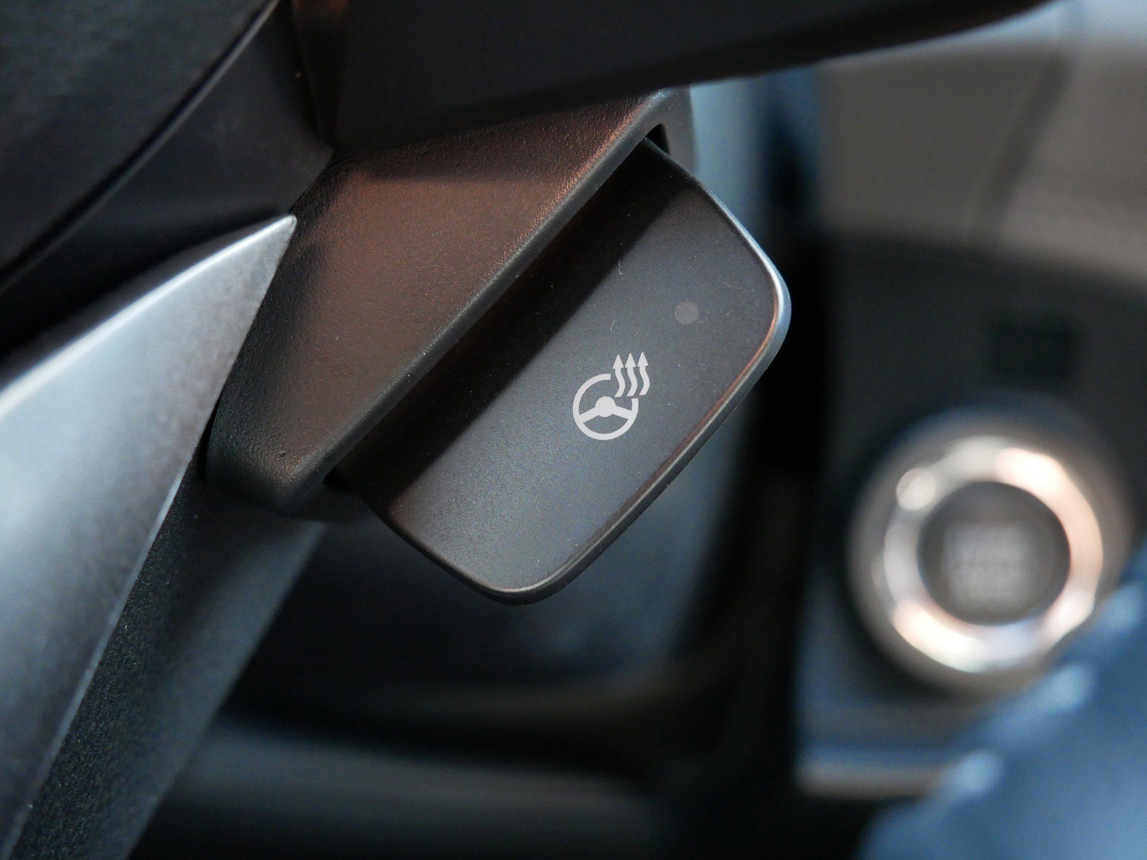 Certified 2025 Subaru Outback Limited image 30