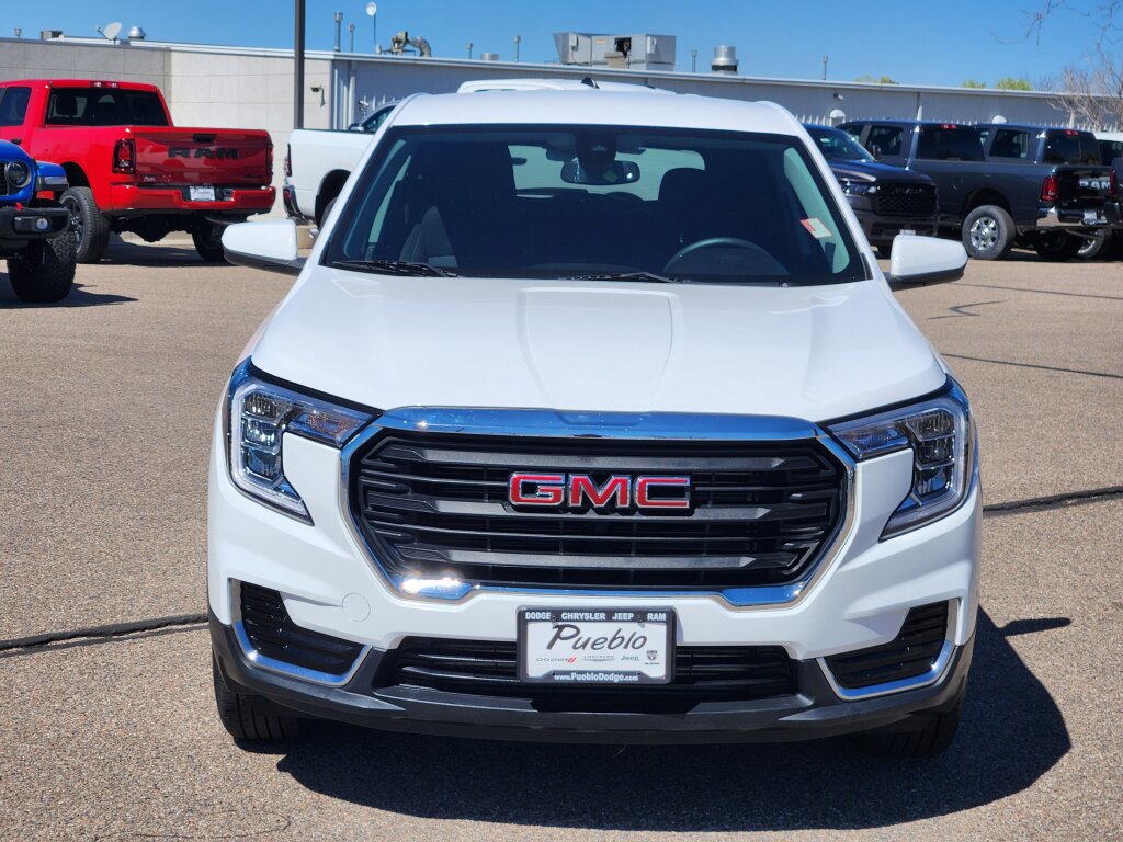 Used 2024 GMC Terrain SLE AWD/4WD image 6