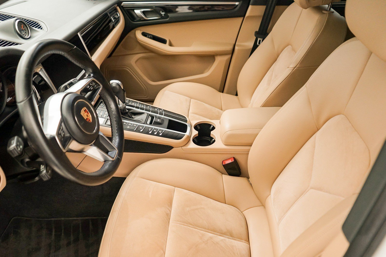 Used 2019 Porsche Macan AWD/4WD image 17