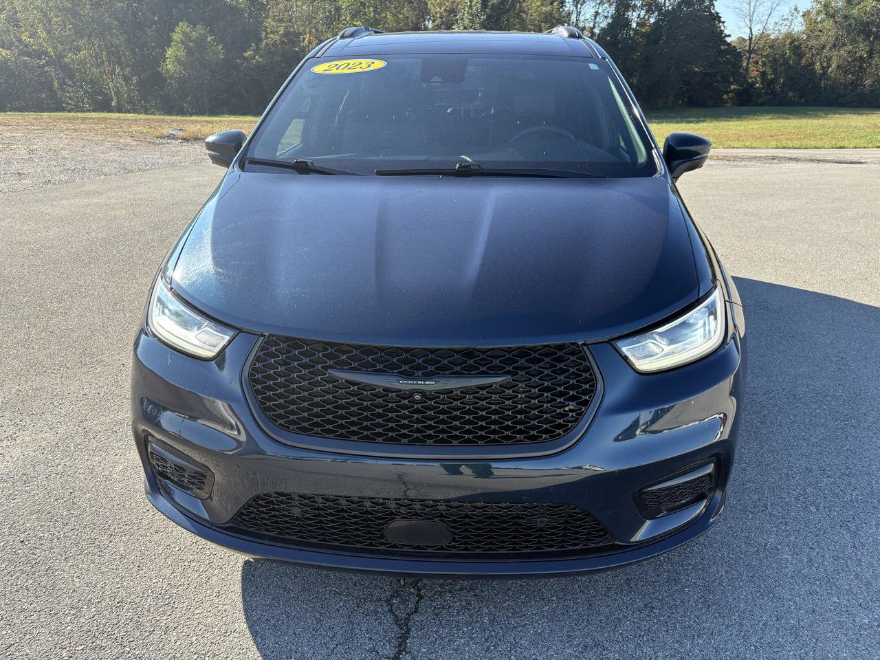 Used 2023 Chrysler Pacifica Touring-L w/ S Appearance Package FWD image 8