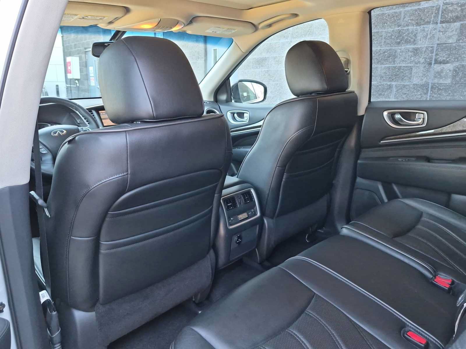 Used 2015 INFINITI QX60 Luxe w/ Cargo Package AWD/4WD image 18
