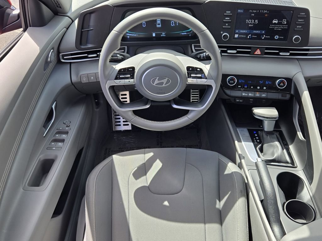Certified 2025 Hyundai Elantra Sport image 13