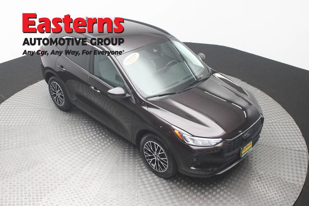 Used 2023 Ford Escape SE FWD image 3