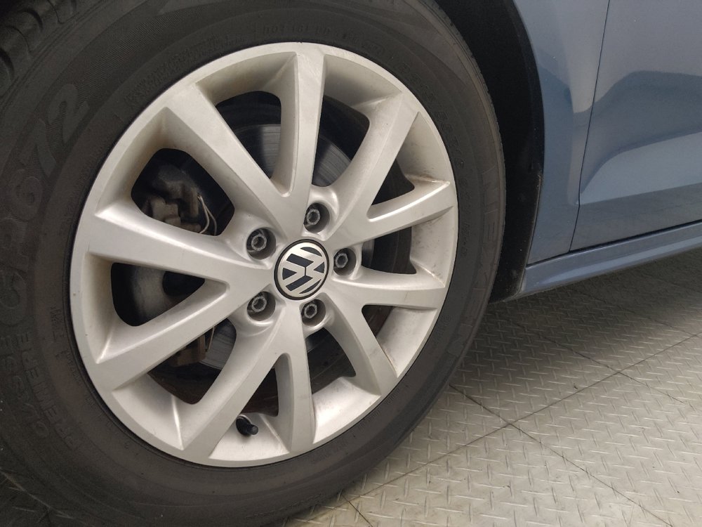 Used 2015 Volkswagen Jetta SE FWD image 31