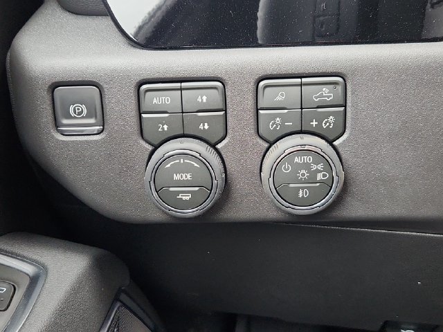 New 2026 Chevrolet Silverado 1500 High Country w/ High Country Premium Package AWD/4WD image 24