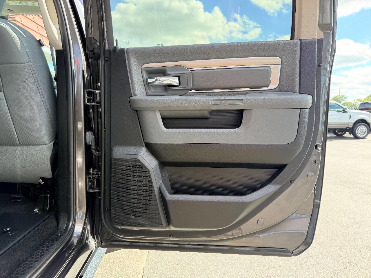 Used 2016 RAM 2500 Lone Star image 31