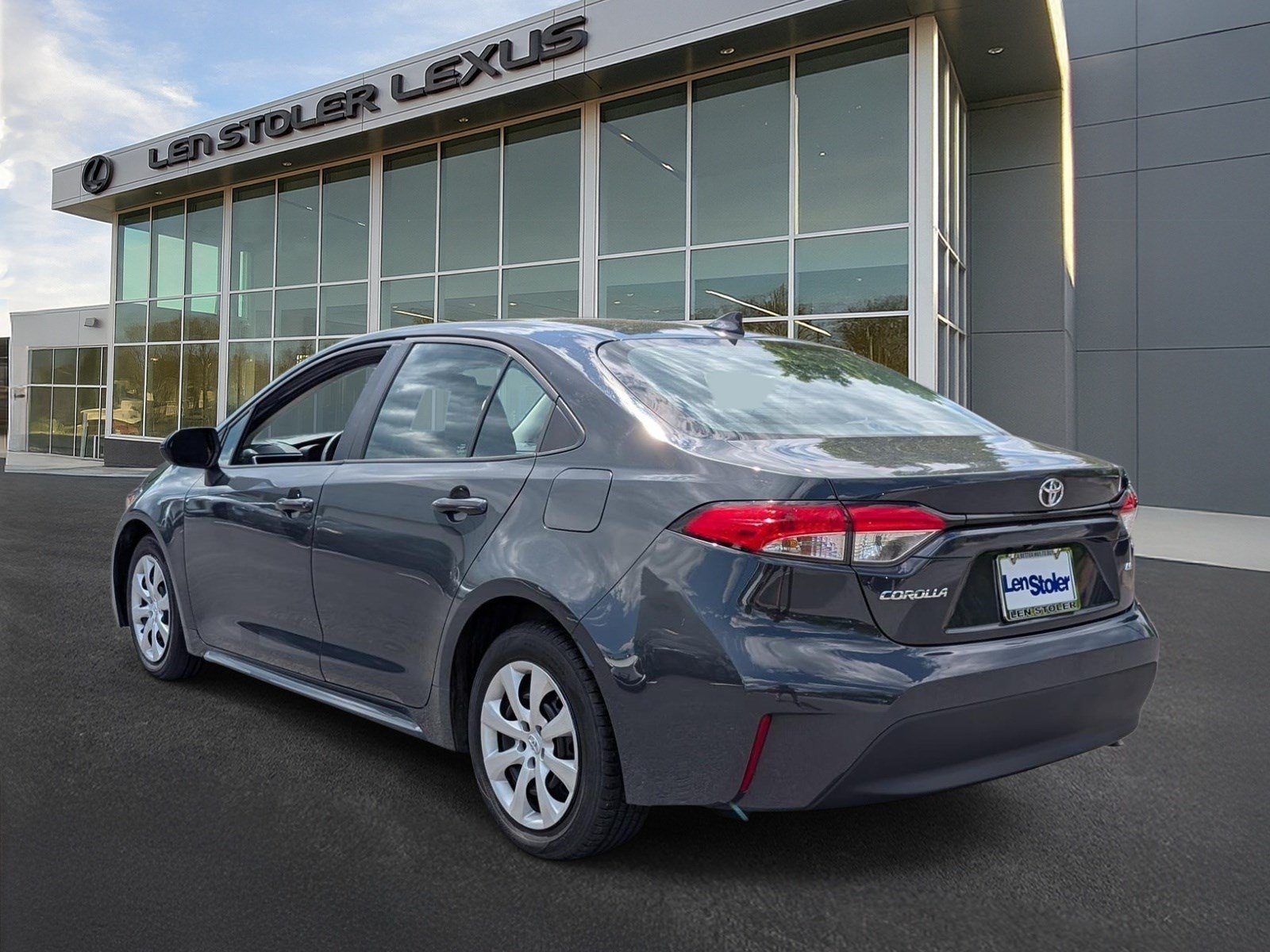 Used 2023 Toyota Corolla LE FWD image 5