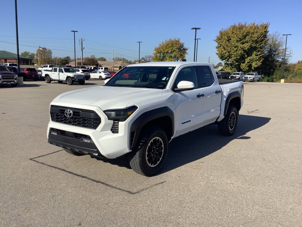 Used 2024 Toyota Tacoma TRD Off-Road image 3