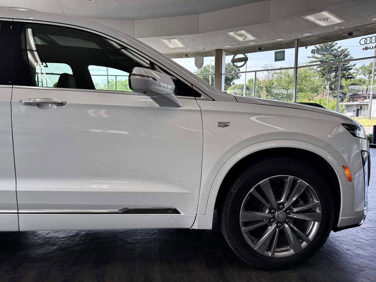 Used 2024 Cadillac XT6 Premium Luxury w/ Technology Package image 10