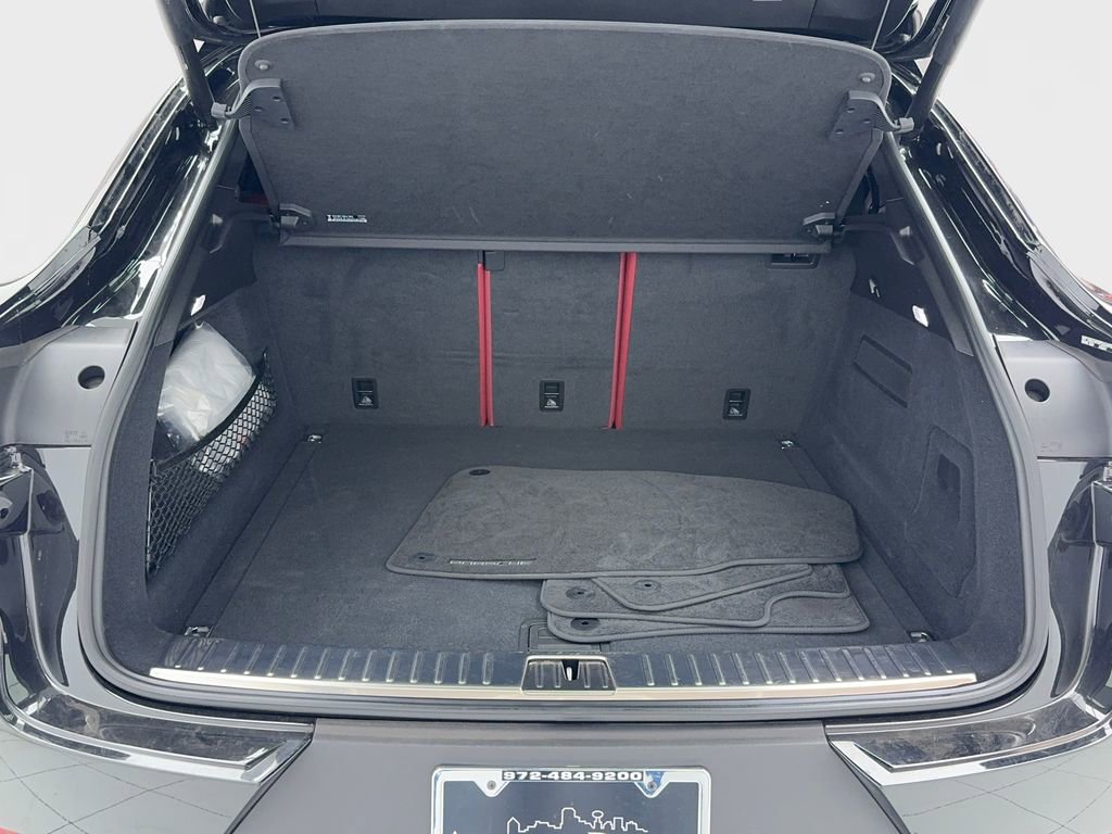 Used 2023 Porsche Cayenne Platinum Edition image 7