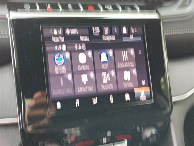 New 2025 Jeep Grand Cherokee Altitude image 24