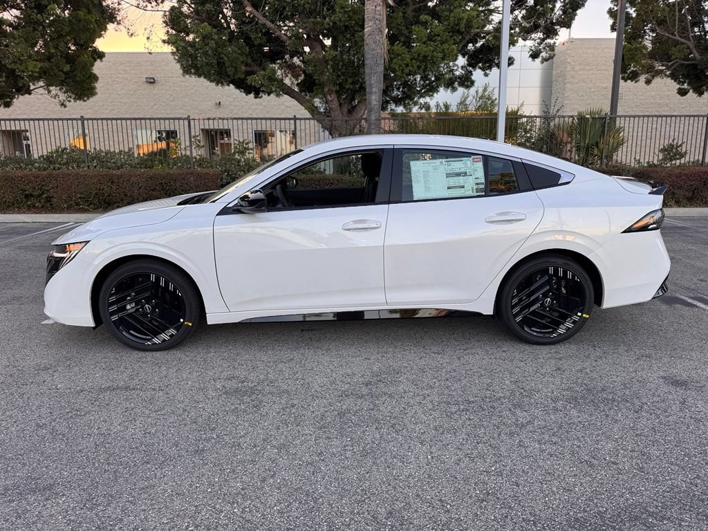 New 2026 Nissan Sentra SR w/ Floor Mat Package FWD image 5