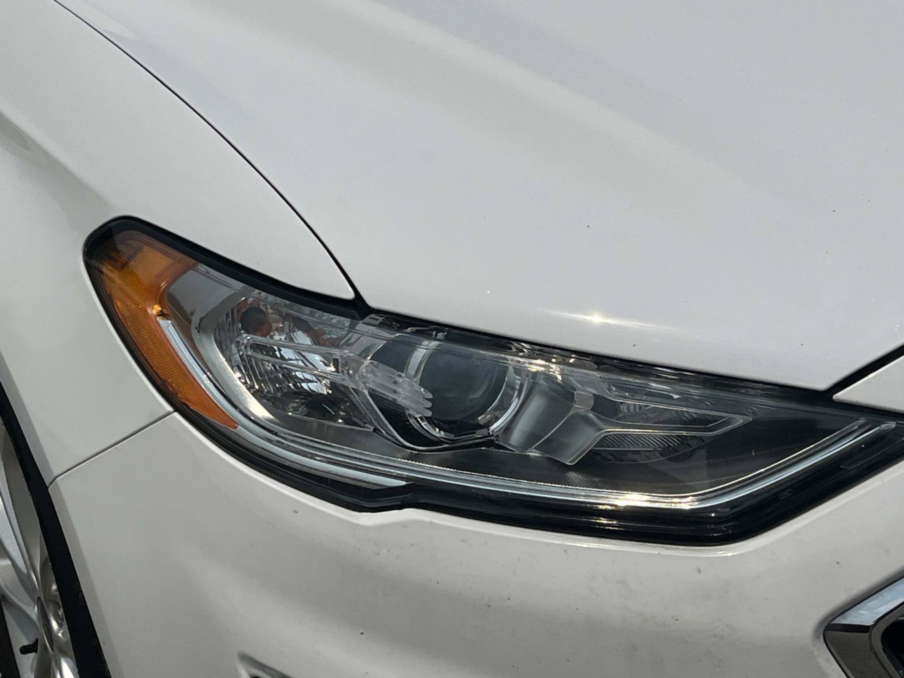 Used 2019 Ford Fusion SE FWD image 38