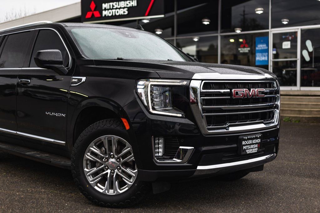 Used 2023 GMC Yukon XL SLT AWD/4WD image 3