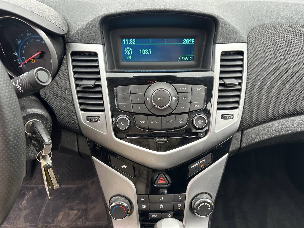 Used 2015 Chevrolet Cruze LT FWD image 15