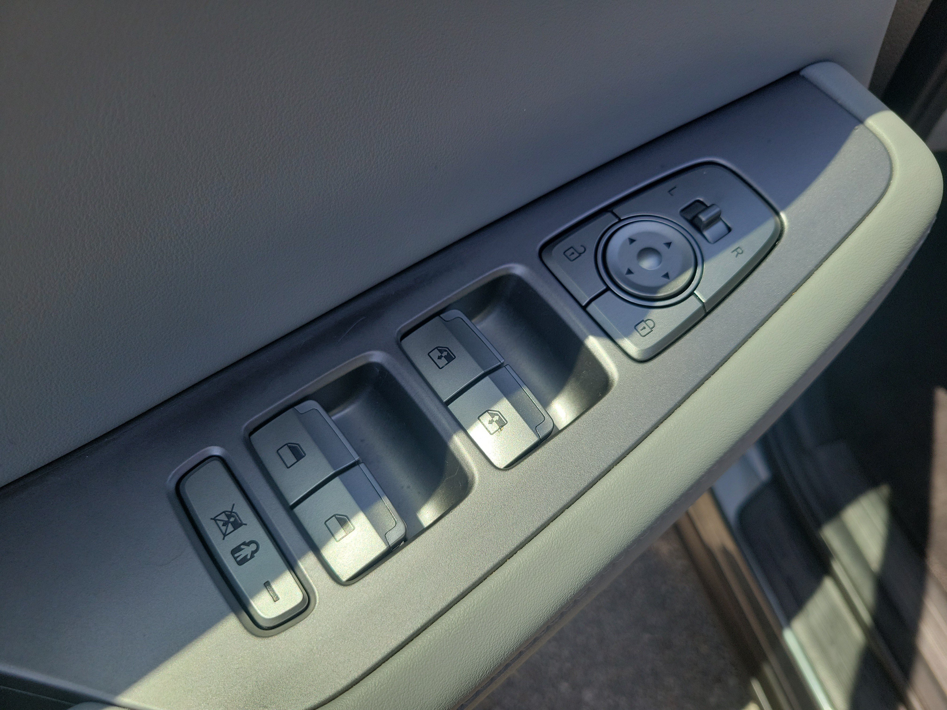Used 2022 Hyundai Palisade SEL w/ 8P Bench Seat Package FWD image 17