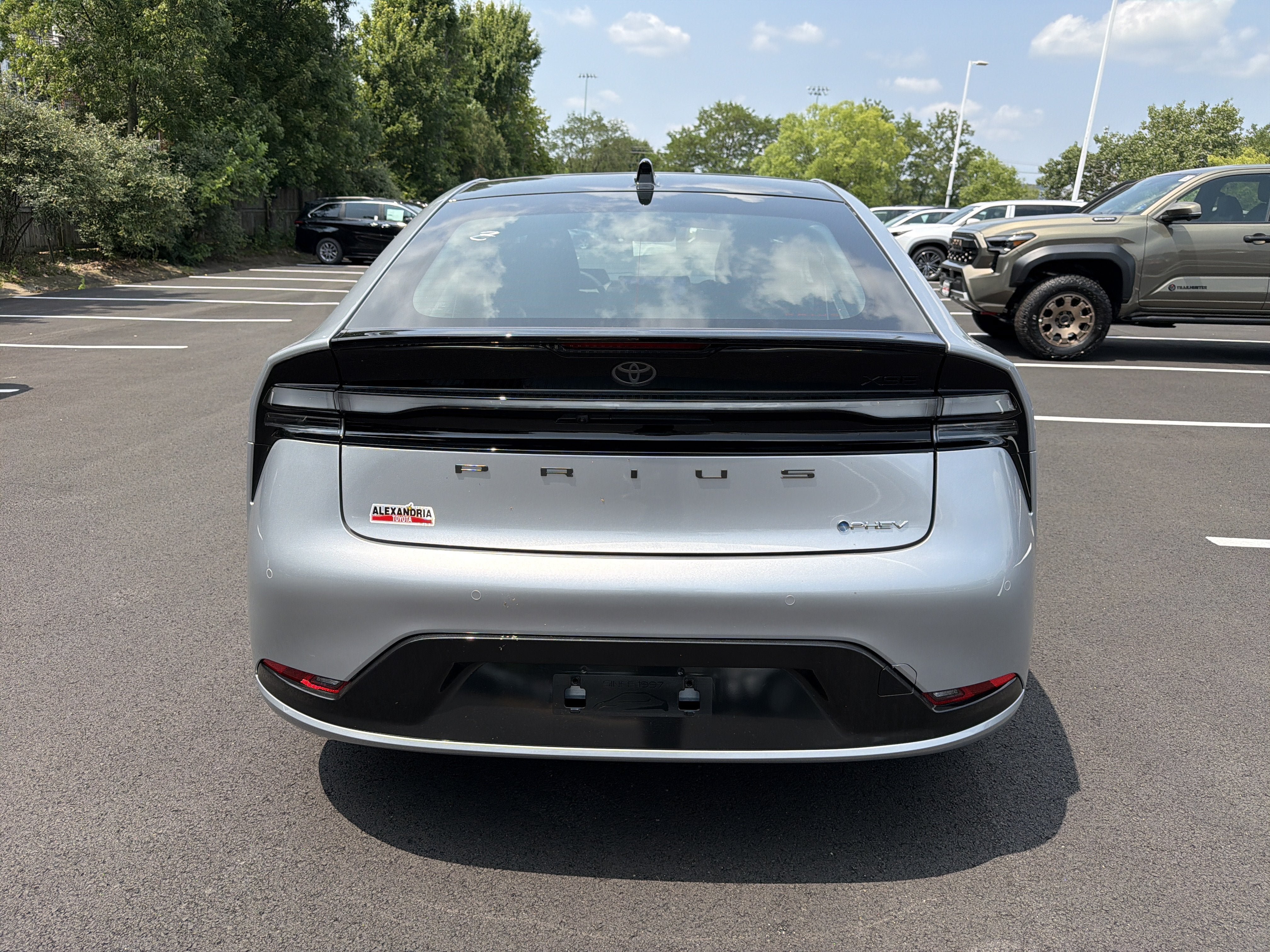 New 2026 Toyota Prius Plug-In Hybrid FWD image 5