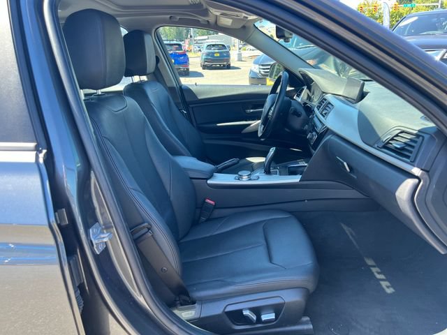 Used 2018 BMW 320i xDrive Sedan AWD/4WD image 9
