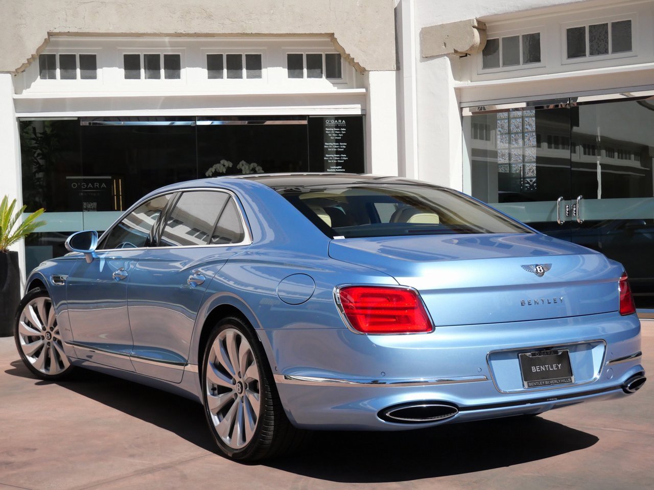 New 2026 Bentley Flying Spur Azure image 3