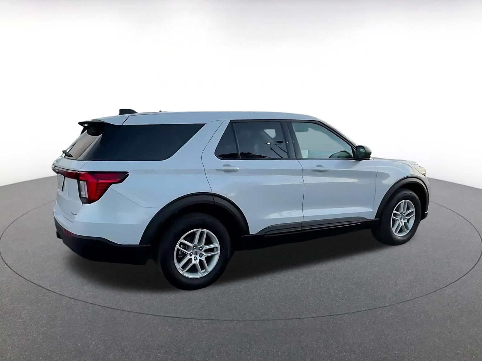 Used 2026 Ford Explorer Active AWD/4WD image 14