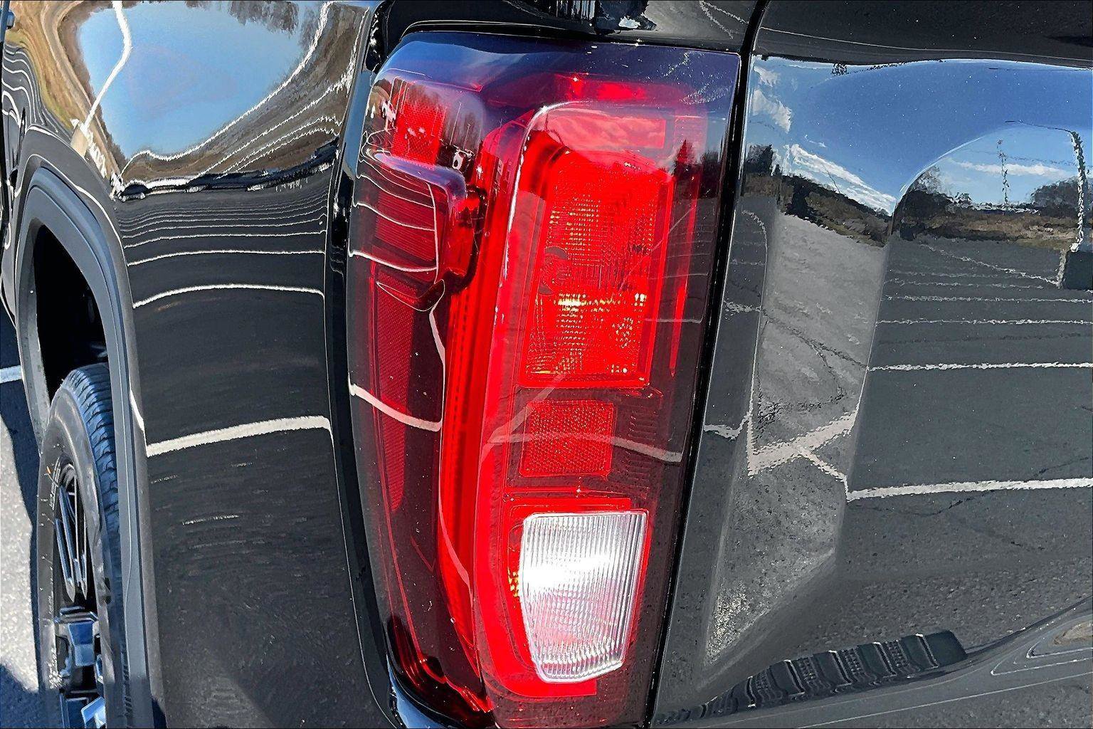 Used 2024 GMC Sierra 1500 Elevation AWD/4WD image 31