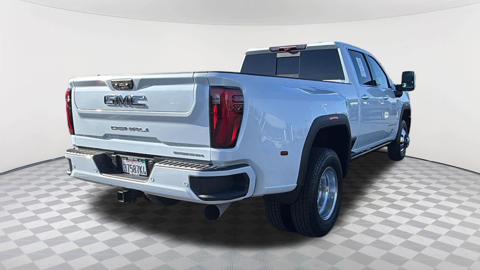 Used 2026 GMC Sierra 3500 Denali Ultimate AWD/4WD image 5
