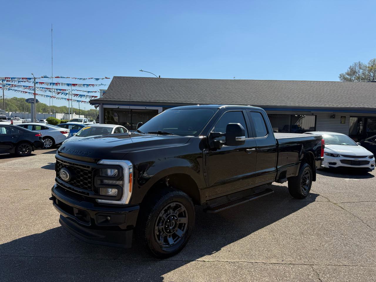 Used 2023 Ford F250 XL w/ STX Appearance Package AWD/4WD image 2
