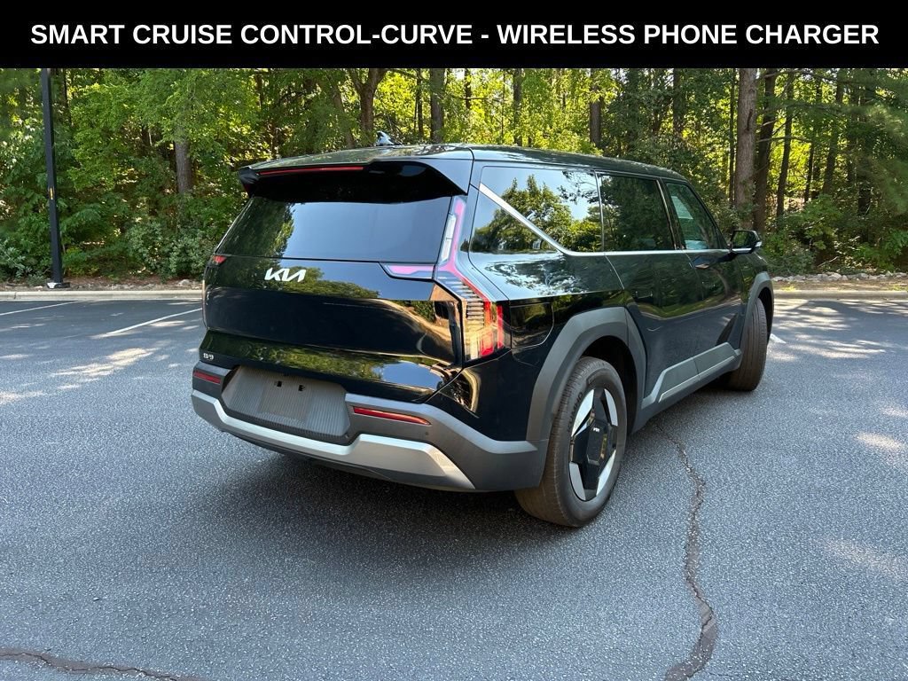 Used 2024 Kia EV9 Light Long Range RWD image 4