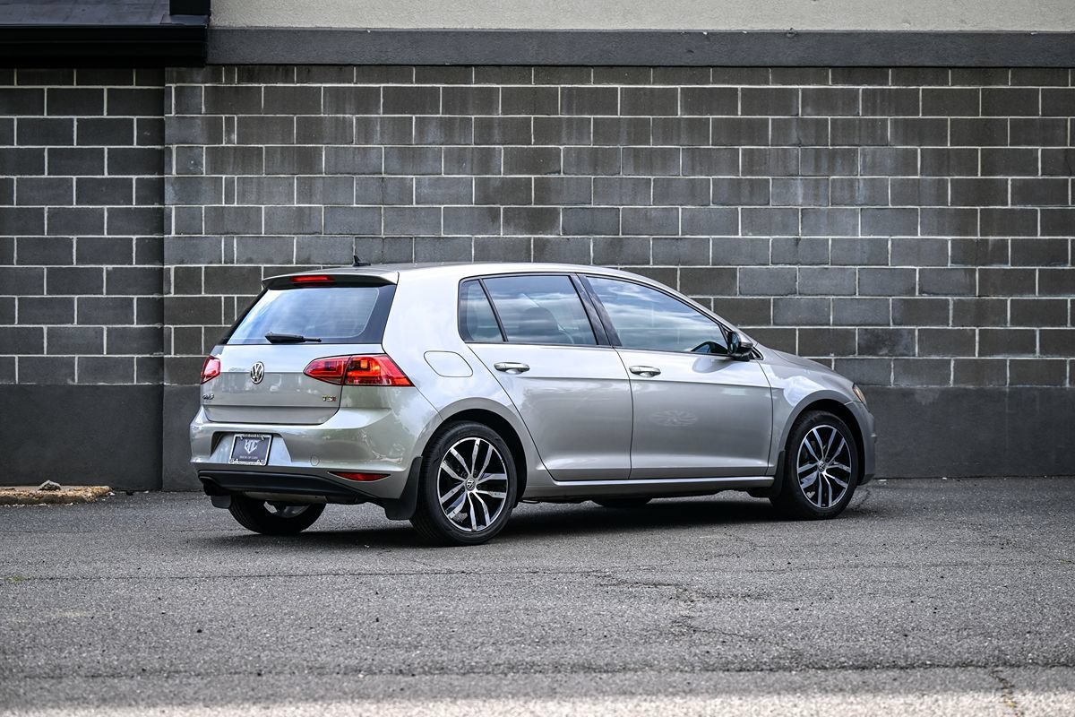 Used 2015 Volkswagen Golf SE FWD image 3