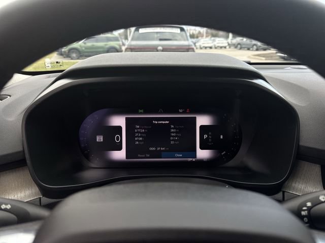 Used 2023 Volvo XC40 B5 Plus w/ Driver Assist Package image 11