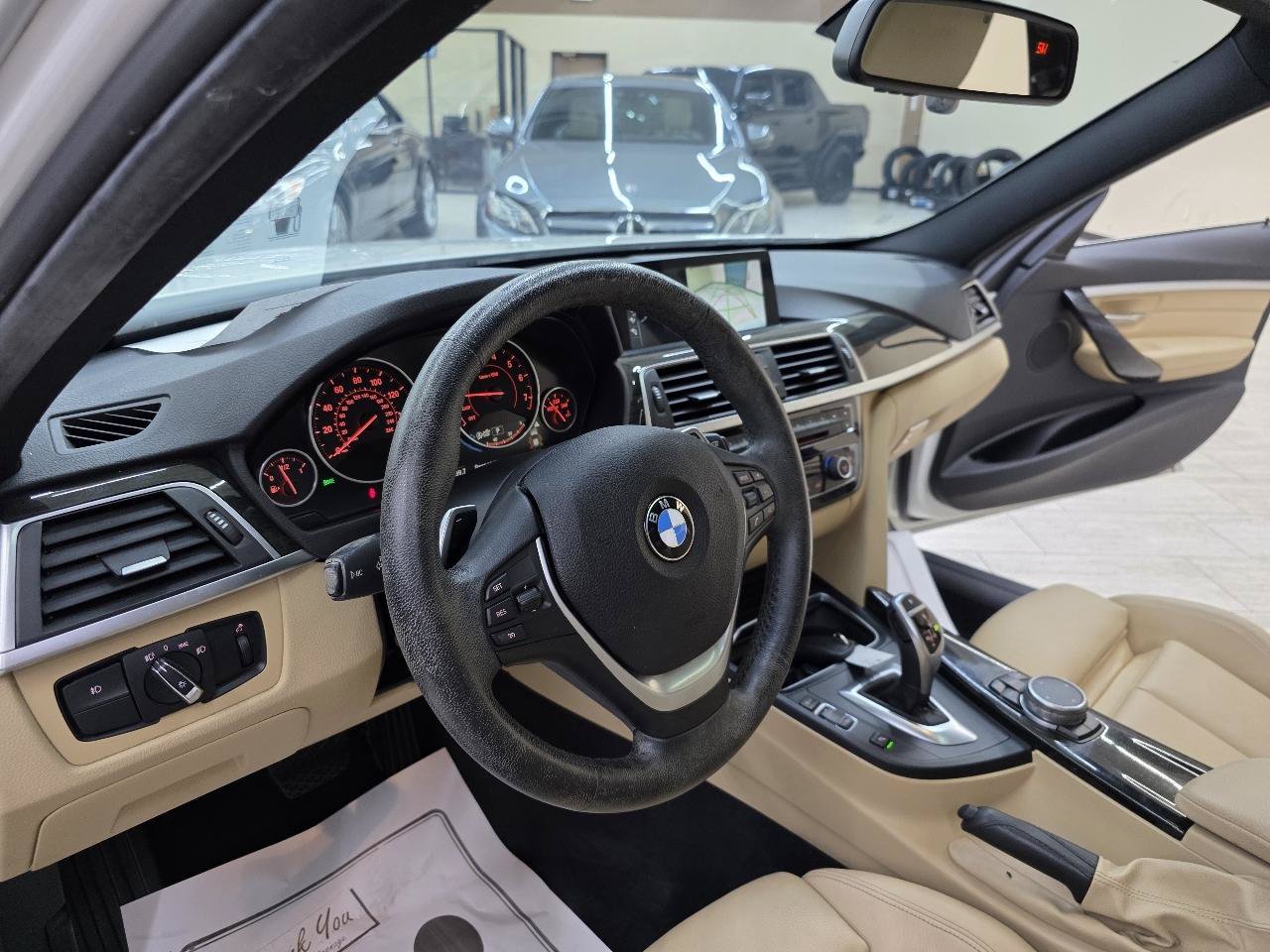 Used 2017 BMW 330i xDrive Sedan AWD/4WD image 18