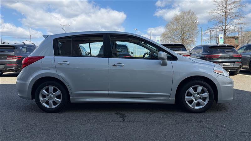 Used 2007 Nissan Versa Hatchback w/ Convenience Pkg FWD image 6