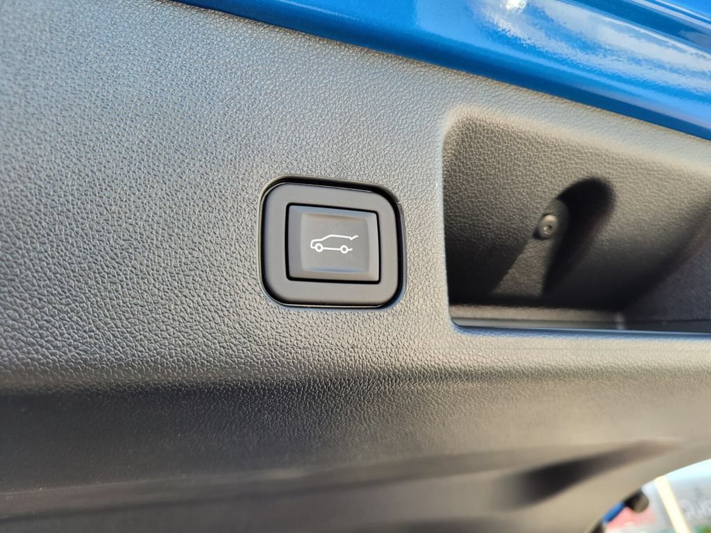 New 2025 Chevrolet Equinox EV RS w/ Active Safety Package 3 AWD/4WD image 9
